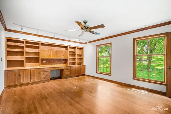 39W860 Reindeer TRL, St. Charles, IL 60175