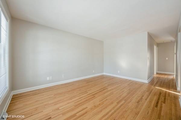 881 Manchester CRSE, Geneva, IL 60134
