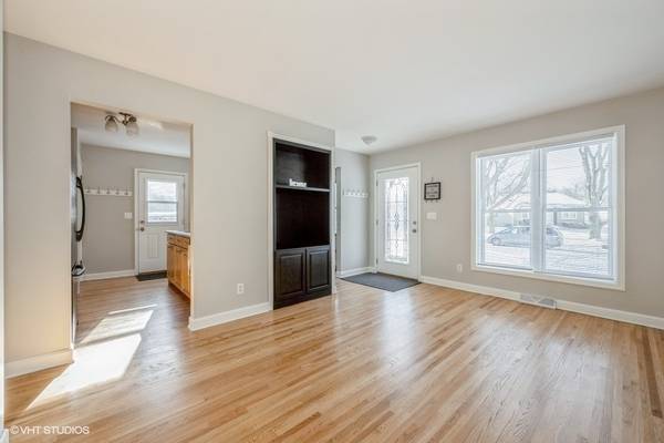 881 Manchester CRSE, Geneva, IL 60134