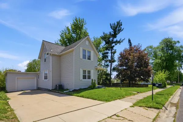 1713 N 5th ST, Clinton, IA 52732