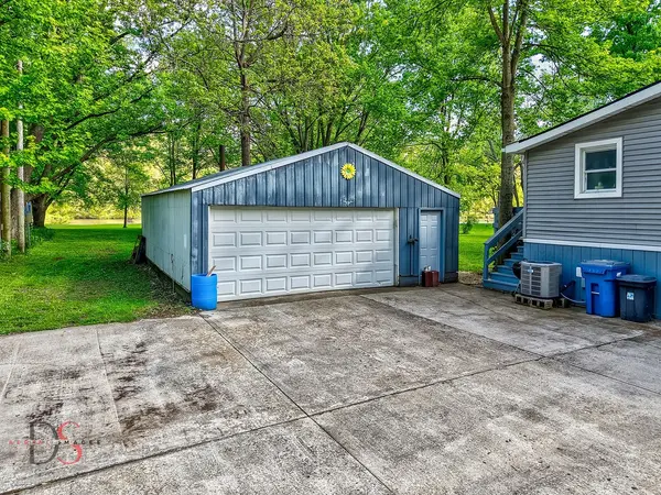 1906 N 2959th RD, Ottawa, IL 61350