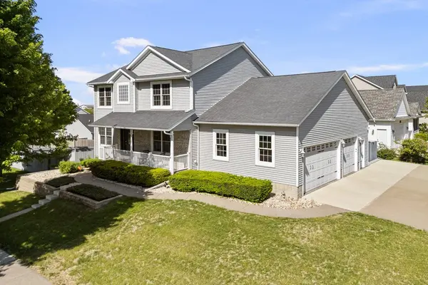6911 Madison ST, Davenport, IA 52806