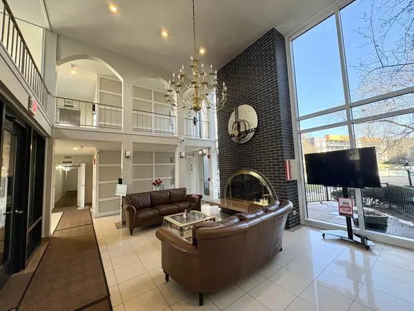 9529 Bronx AVE #401, Skokie, IL 60077