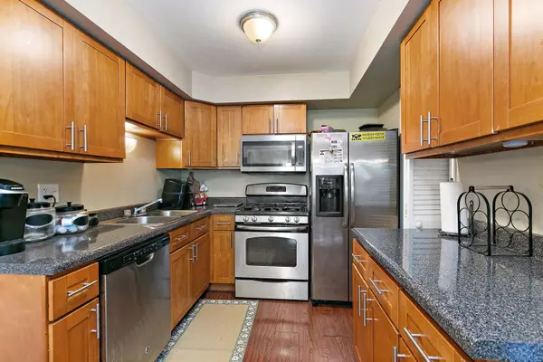 1797 Queensbury CIR, Hoffman Estates, IL 60169