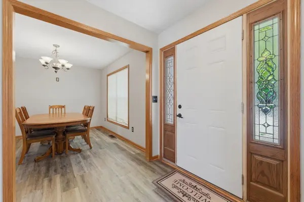 613 Conor CT, Blue Grass, IA 52726