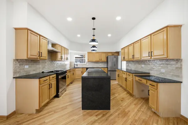 2812 Stuart Kaplan CT, Aurora, IL 60503