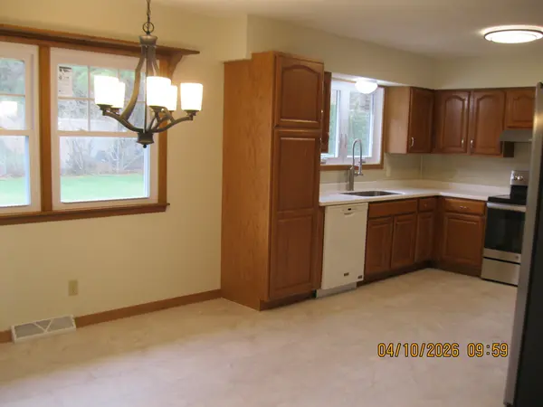 627 13th AVE N, Clinton, IA 52732