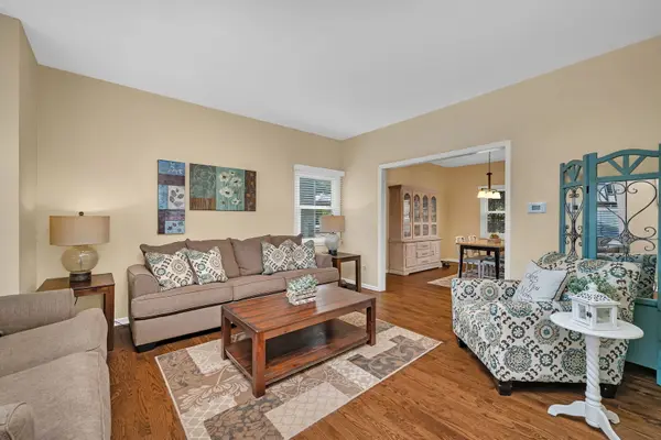 1147 Silo Hill DR, Grayslake, IL 60030