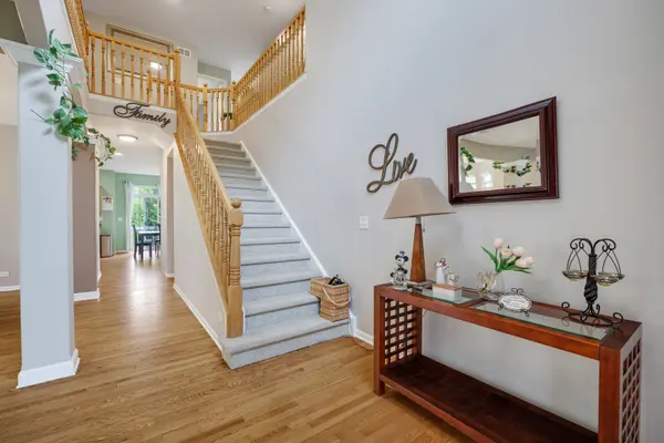 10631 Oregon TRL, Huntley, IL 60142