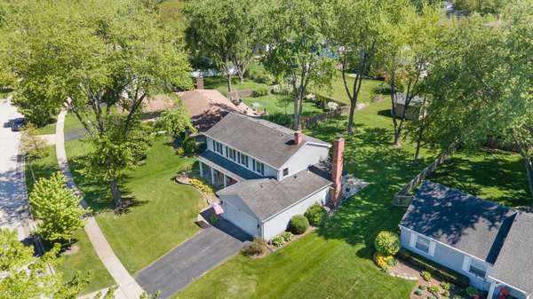 1839 Victoria RD, Mundelein, IL 60060