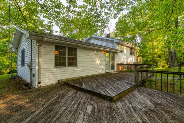 97 New Campfire RD, Carbondale, IL 62903