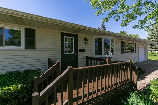 1501 Cherry Hills RD, Bettendorf, IA 52722