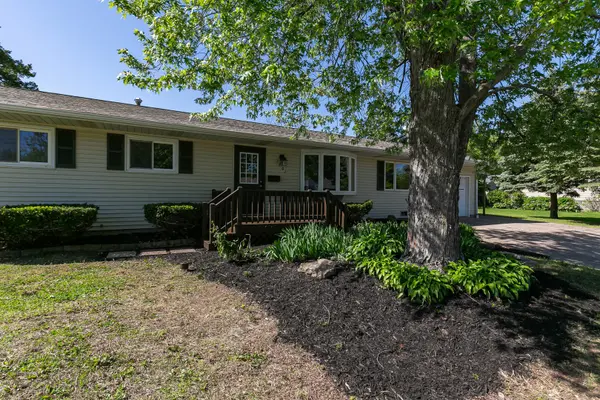 1501 Cherry Hills RD, Bettendorf, IA 52722