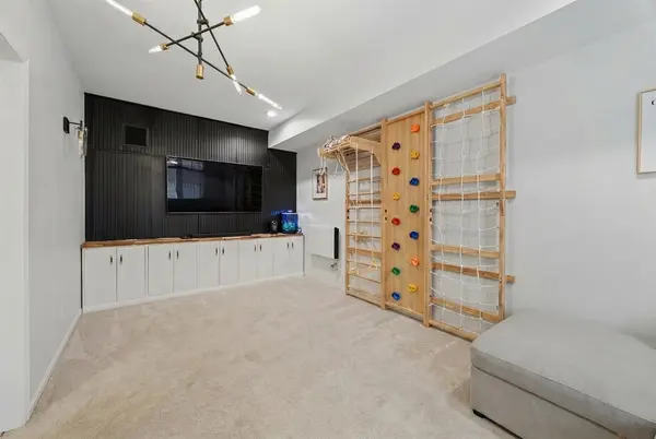1031 Lincoln TRL, Oak Park, IL 60302