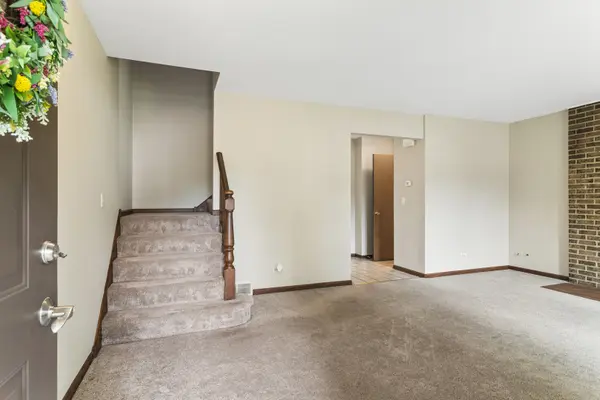 512 E Russell ST, Barrington, IL 60010