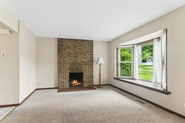 512 E Russell ST, Barrington, IL 60010