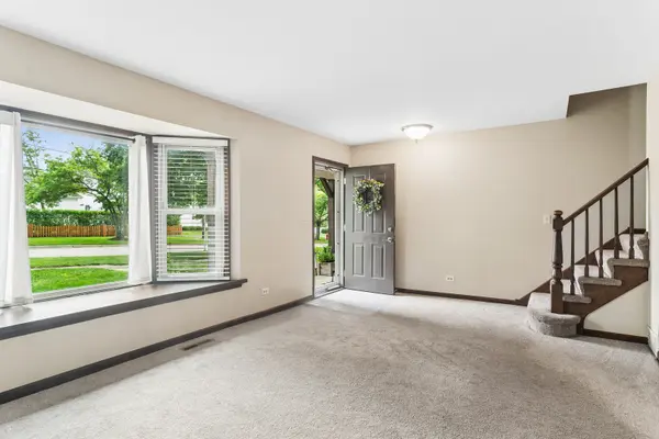 512 E Russell ST, Barrington, IL 60010