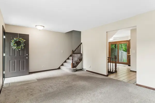 512 E Russell ST, Barrington, IL 60010