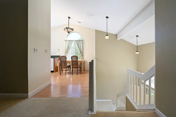 126 Winchester DR #B, Streamwood, IL 60107