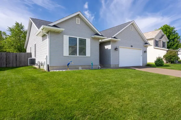 1629 W 71st ST, Davenport, IA 52806