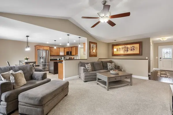 1629 W 71st ST, Davenport, IA 52806