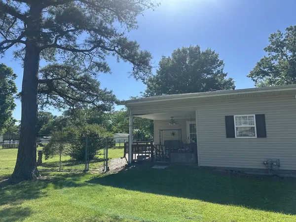 204 W Coal ST, Buckner, IL 62819