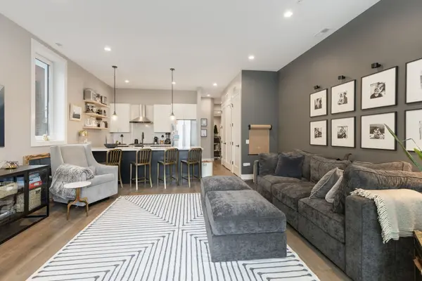 2423 W FULLERTON AVE #3A, Chicago, IL 60647
