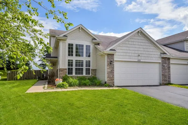 105 CATAMARAN CIR, Pingree Grove, IL 60140