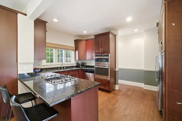 700 S Waukegan RD, Lake Forest, IL 60045
