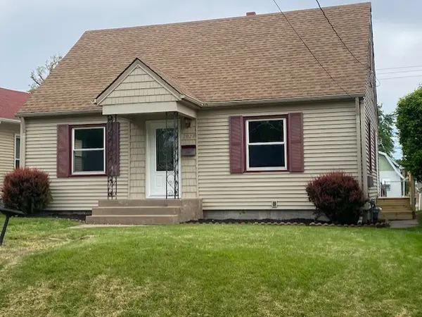 2927 13th AVE, Moline, IL 61265