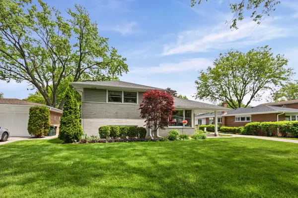 21 N Waterman AVE, Arlington Heights, IL 60004