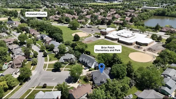 103 Hawkins CIR, Wheaton, IL 60189
