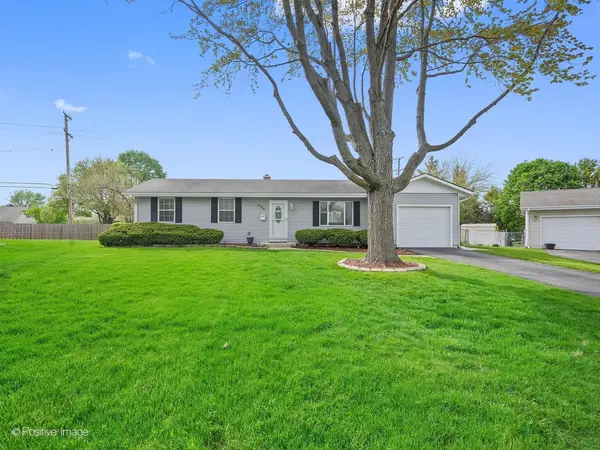 605 Commanche CT, Carol Stream, IL 60188