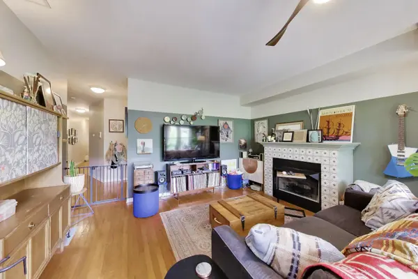 7311 N HONORE ST #2, Chicago, IL 60626