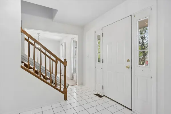 1721 Waverly LN, Algonquin, IL 60102