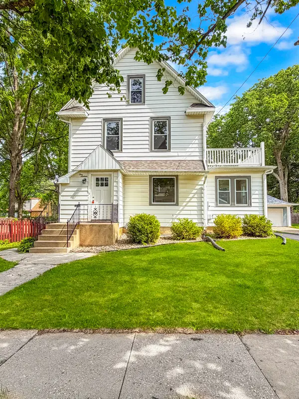 116 E Fuller ST, Freeport, IL 61032