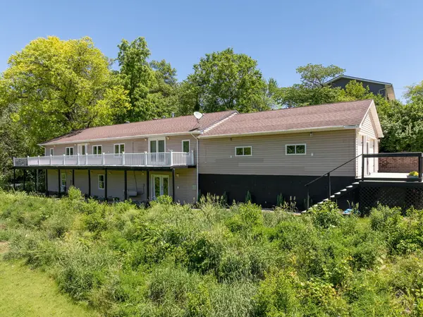 6401 W 95th Avenue CT, Taylor Ridge, IL 61284
