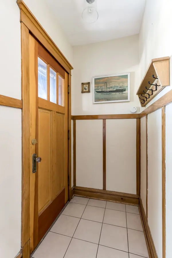 2421 Wesley AVE, Berwyn, IL 60402