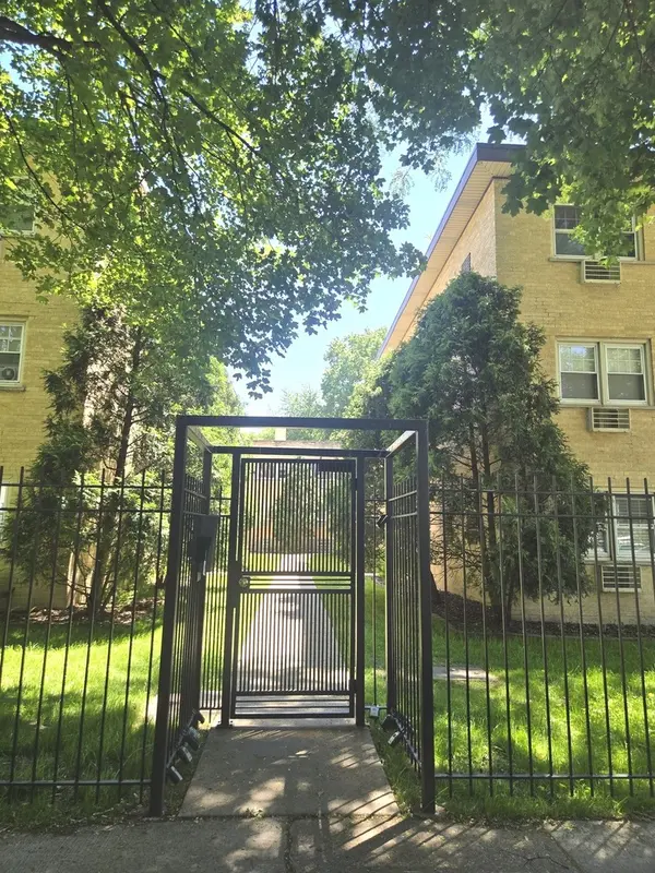 1819 W TOUHY AVE #6, Chicago, IL 60626