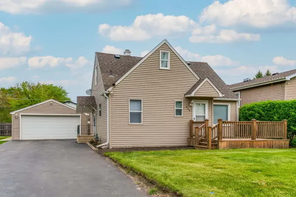 526 Clover LN,  Round Lake Beach,  IL 60073