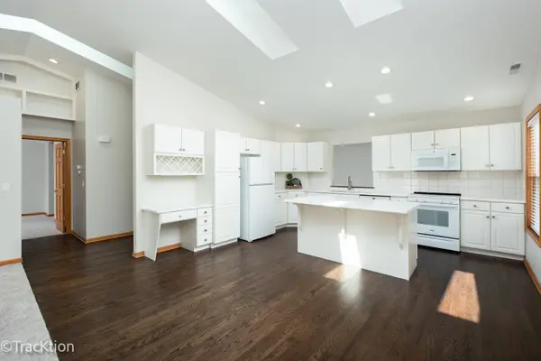 321 Kresswood DR #6D, West Chicago, IL 60185