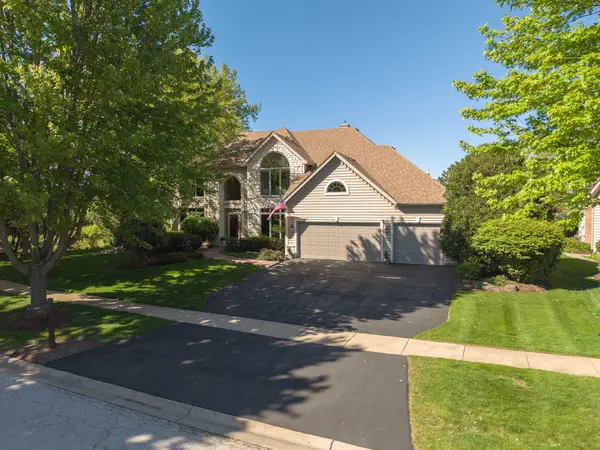 2241 KINGS CT, Geneva, IL 60134