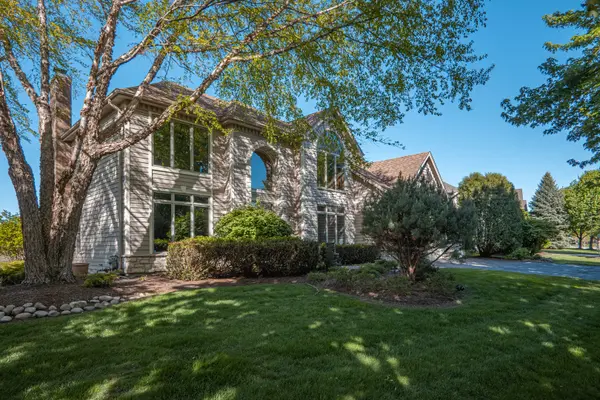 2241 KINGS CT, Geneva, IL 60134