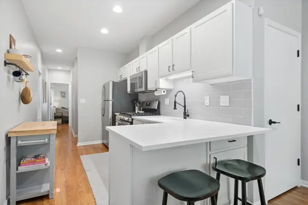 3045 N Damen AVE #1, Chicago, IL 60618