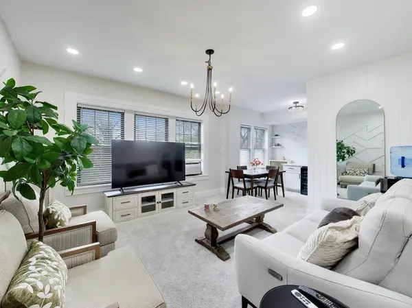 5465 S Ingleside AVE #2W, Chicago, IL 60615