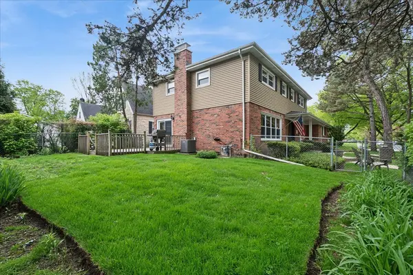 5255 Suffield TER, Skokie, IL 60077