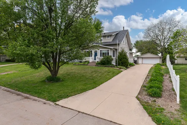 2112 32nd ST, Rock Island, IL 61201