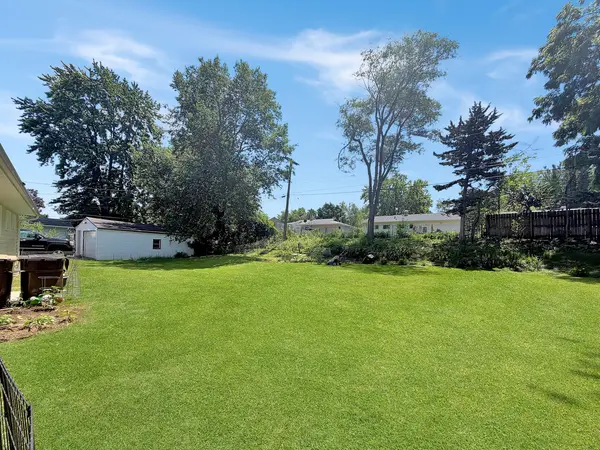 1411 Mark DR, Freeport, IL 61032