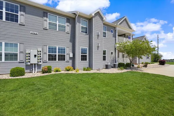 3048 E Stillwater LNDG #103, Urbana, IL 61802