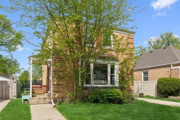 1678 Ash ST, Des Plaines, IL 60018